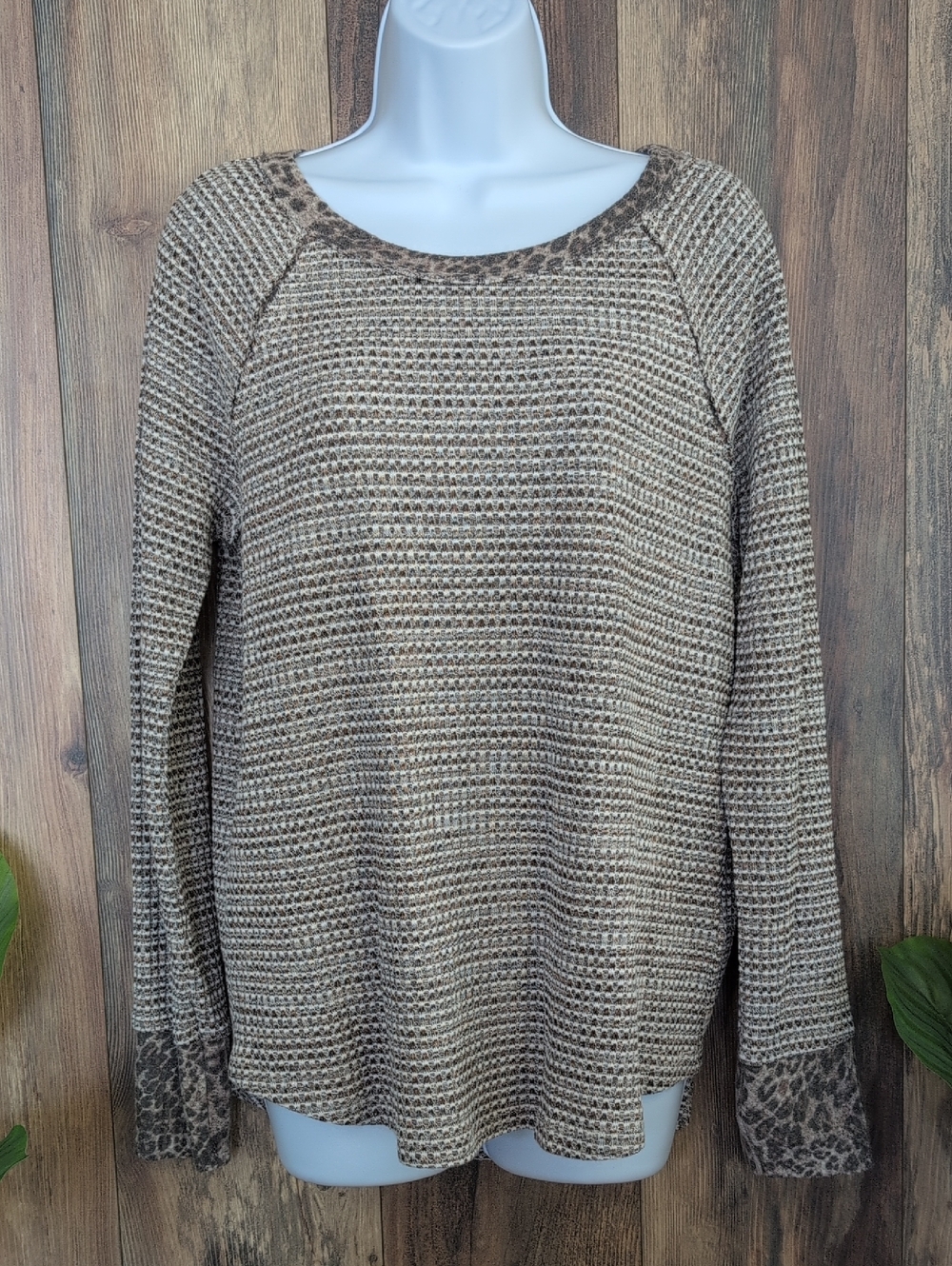 Mystree Beige Waffle-Knit Scoop Neck Leopard Cuff Long Sleeve Top L F288